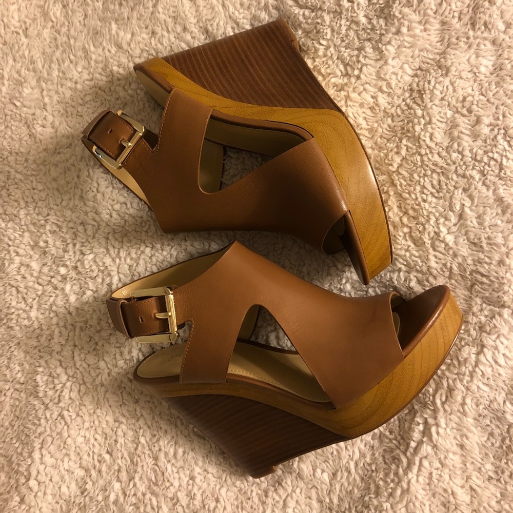 ✨Michael Kors Josephine Wedge Sandals Size 8✨